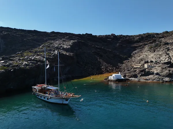 Full Day: 3 Islands Trip Traditional Boat (Seat on Boat)