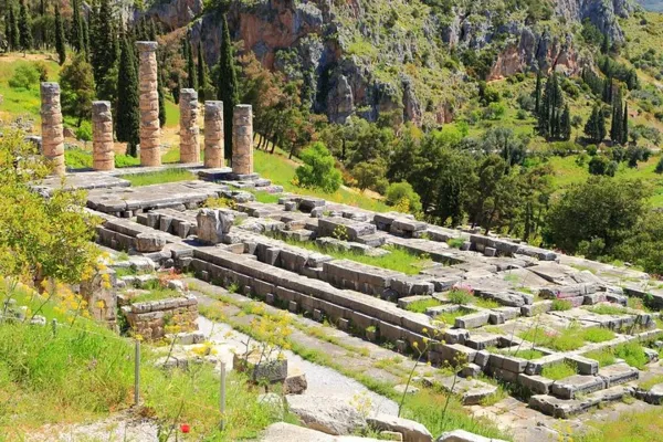 3 Days Classical Tour from Athens: Epidaurus, Mycenae, Olympia, Delphi (Group Tour)
