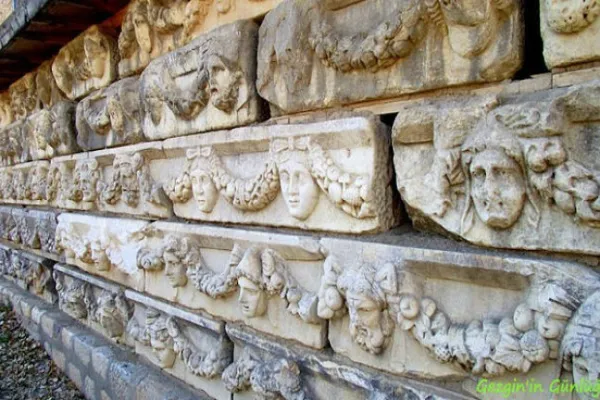 FULL DAY : LAODICIA & APHRODISIAS (Seat on Coach) - IZMIR