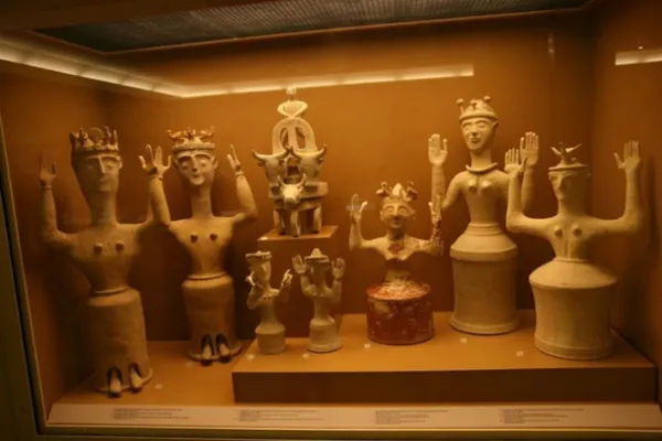 FULL DAY : KNOSSOS, PEZA, HERAKLION (Seat on Coach)