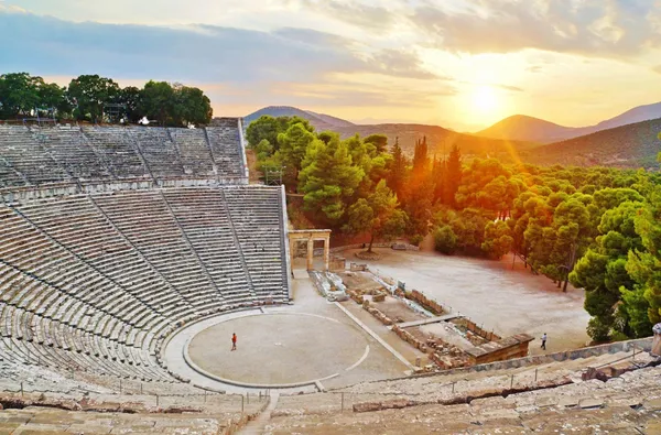 3 Days Classical Tour from Athens: Epidaurus, Mycenae, Olympia, Delphi (Group Tour)