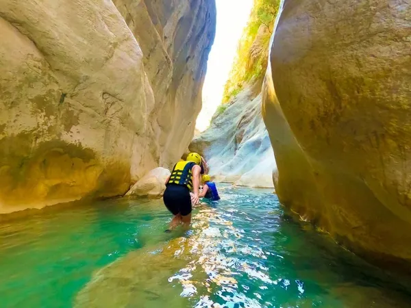 Full Day: Antalya Tazı Canyon by Jeep Safari & Rafting Combo Group Tour