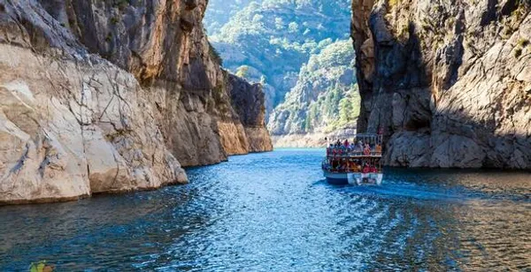 Full Day: Green Canyon Boat Tour (Seat on Coach)